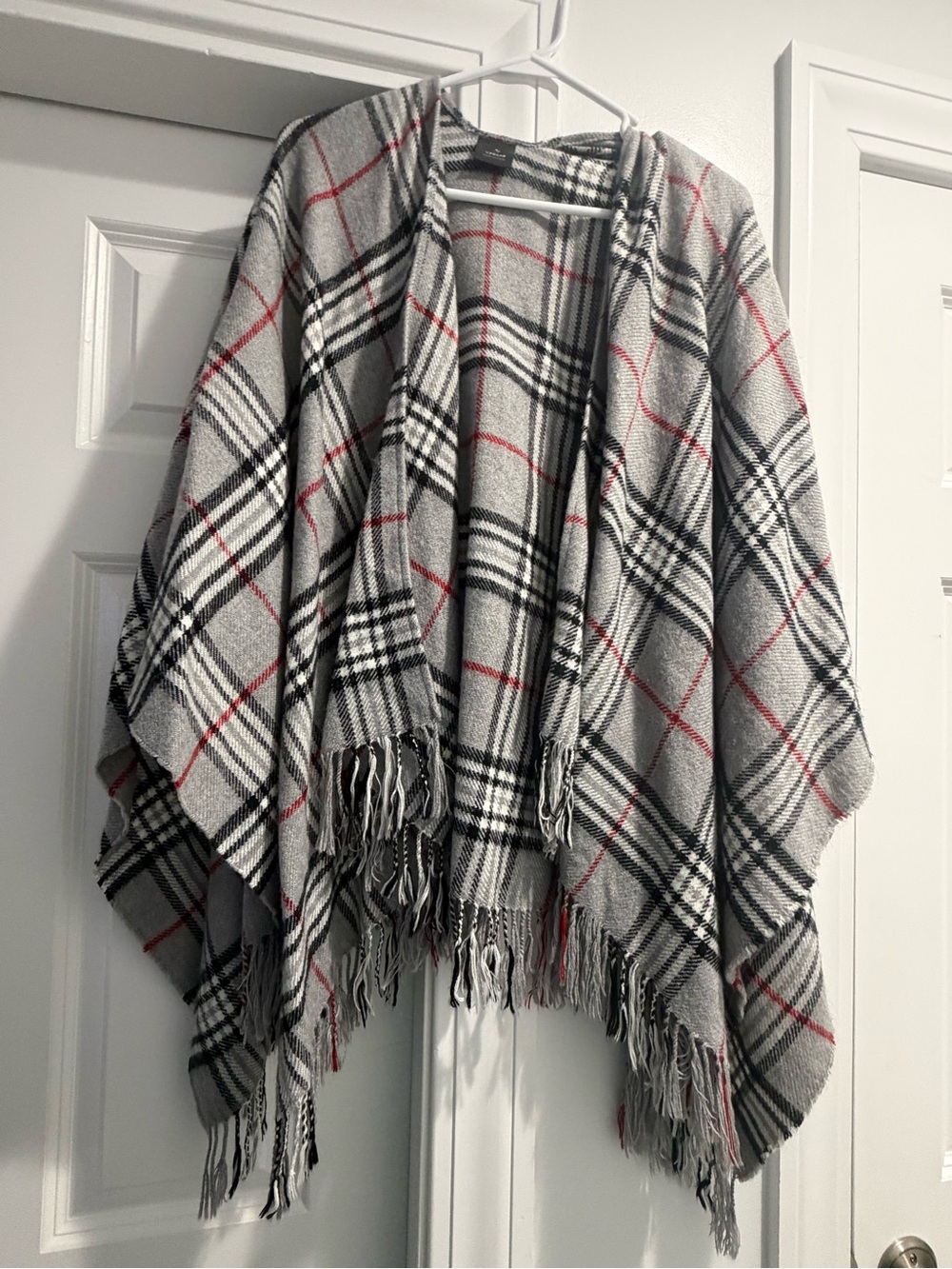V. FRAAS Gray Plaid Wrap with Red Windowpane